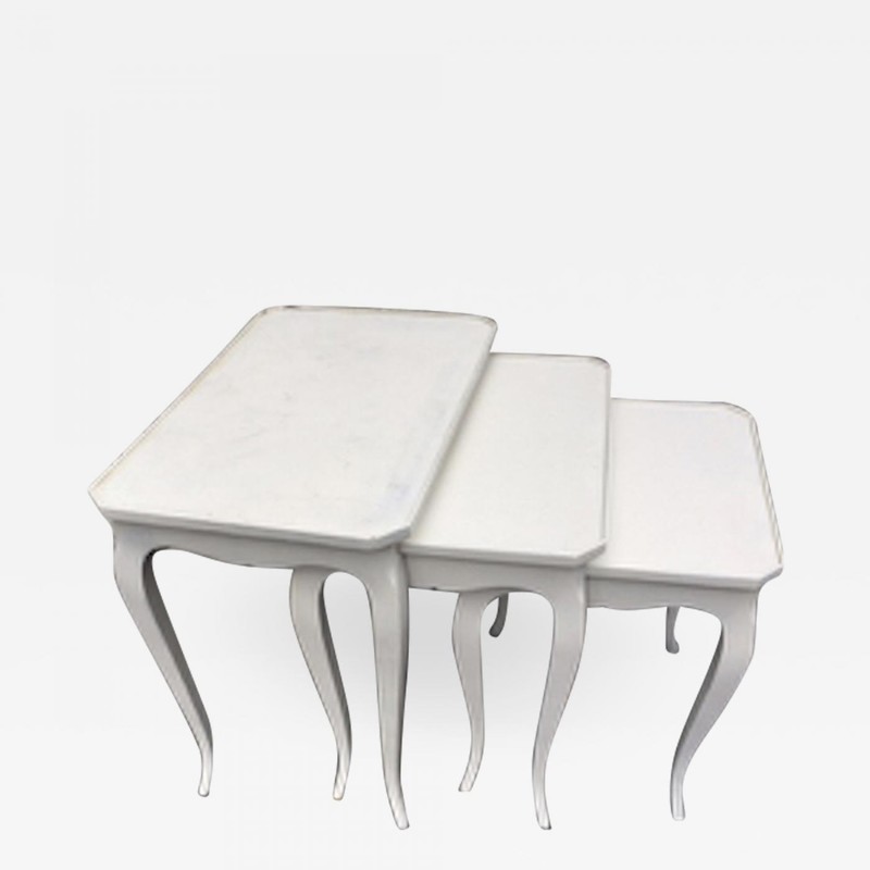 white plastic nest of tables